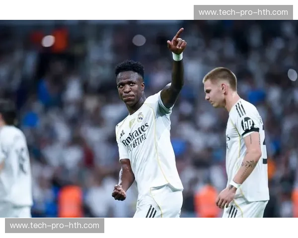 欧冠赛场巅峰对决：拜仁慕尼黑vs皇家马德里，经典永流传的录像回放